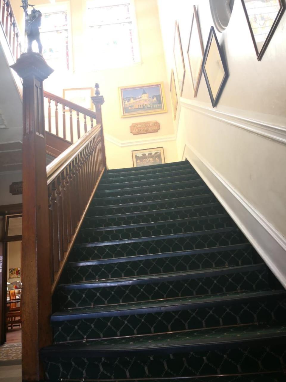 Victoria Hotel พริทอเรีย ภายนอก รูปภาพ